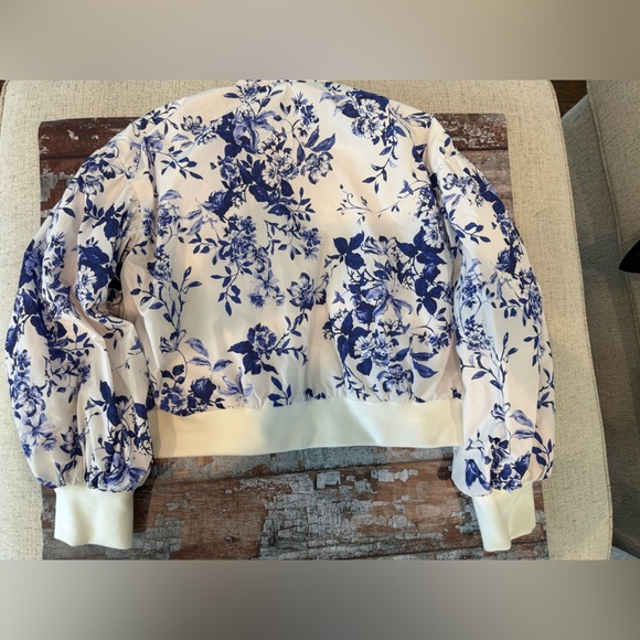 Anthropologie Blue and White Jacket with Floral Design - Picture 6 of 6
